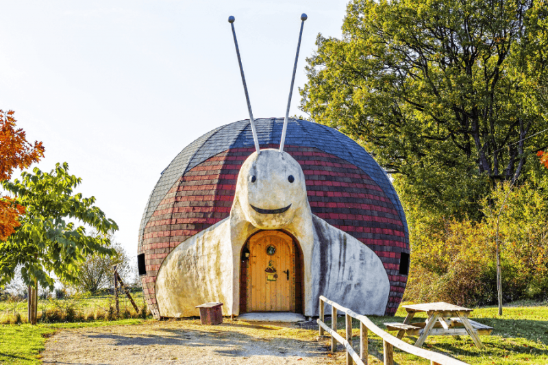 1200x900-maison-escargot-domaine-de-dienne-41537-468-1-27