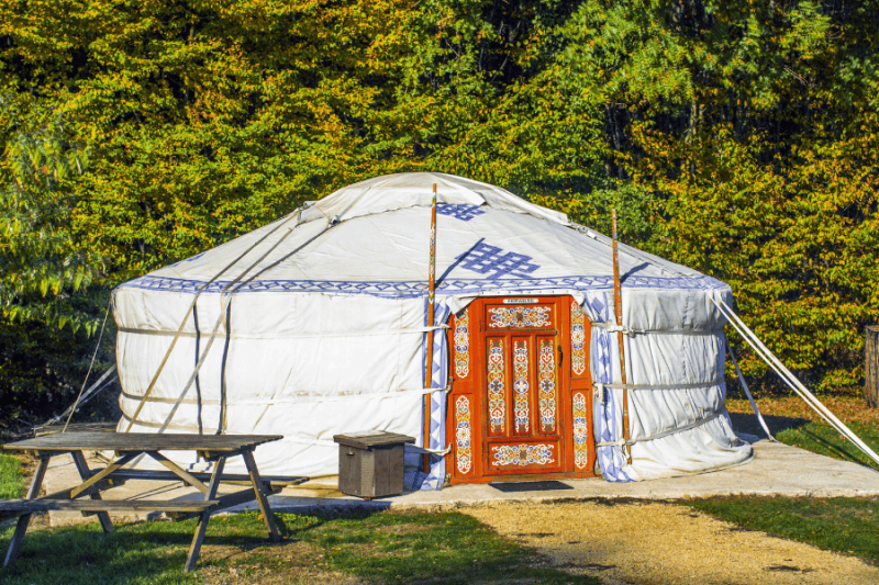 1200x900-yourte-mongole-domaine-de-dienne-41558-469-1-31