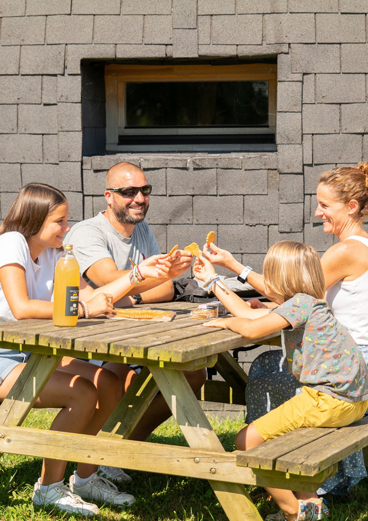 famille-a-table-dienne