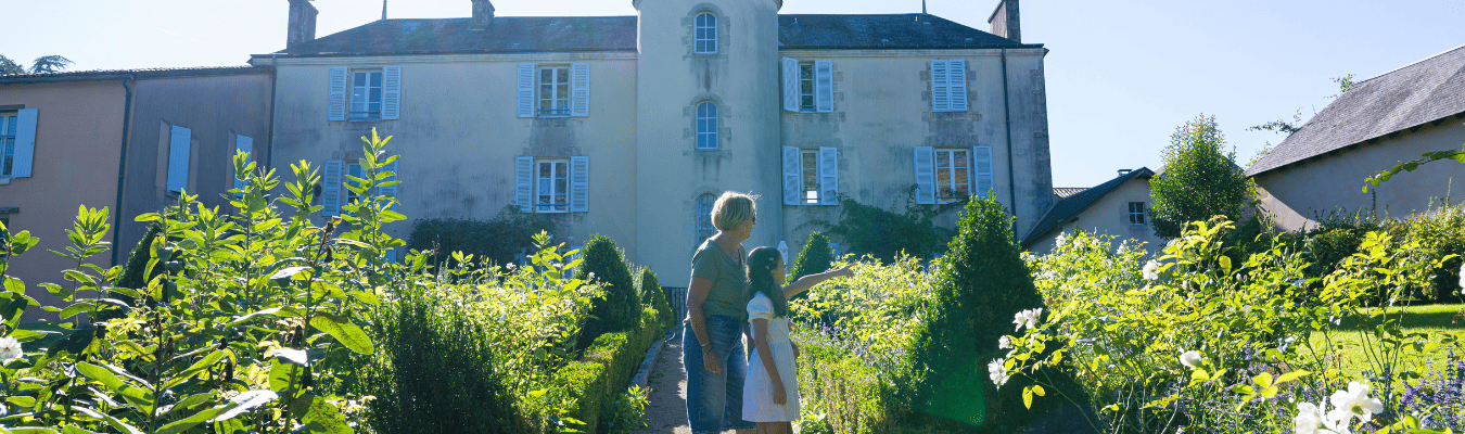 jardins-du-parc-de-la-belle-a-proximite-du-domaine-de-dienne