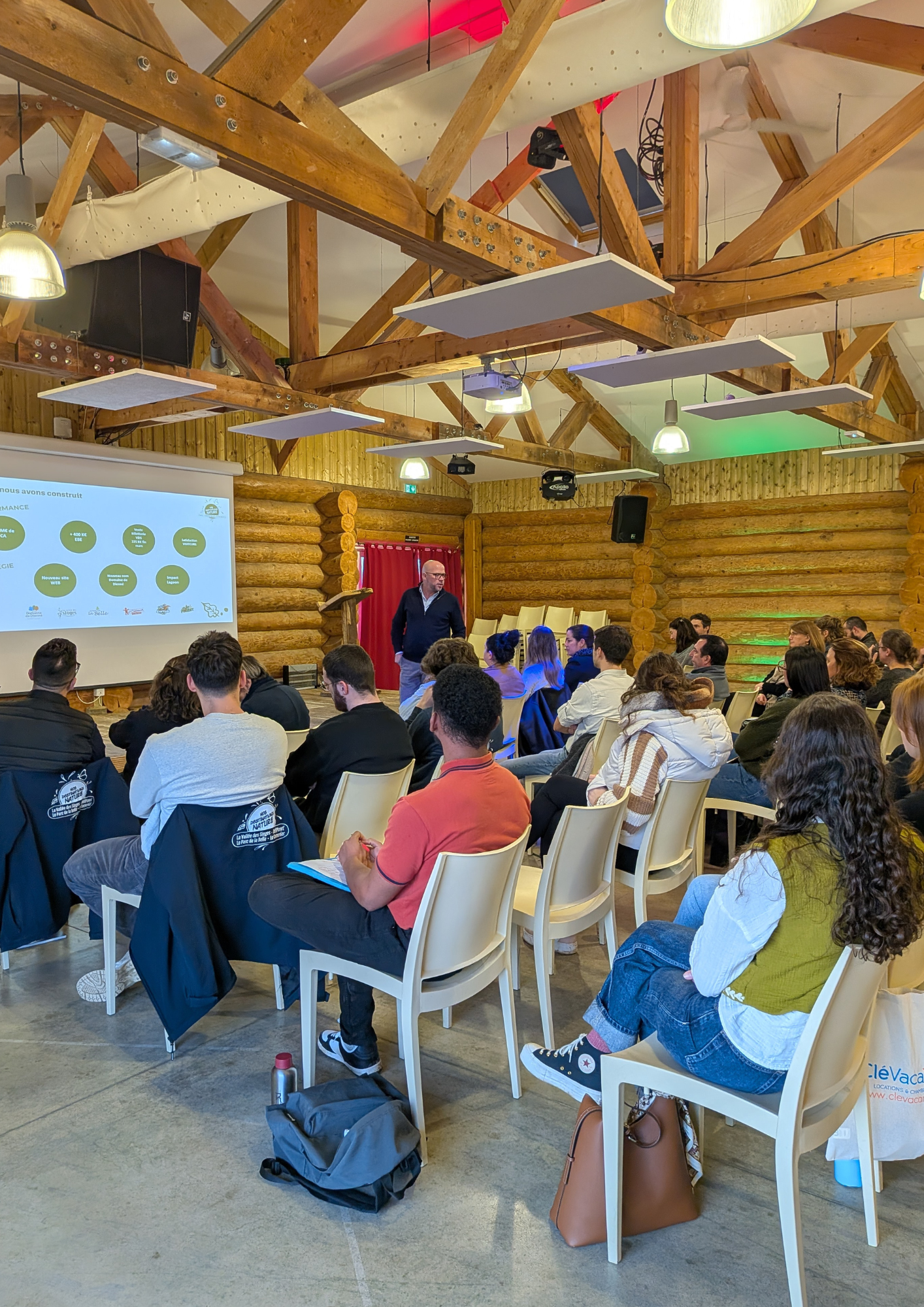 JOURNEE-DE-TEAM-BUILDING JOURNEE-DE-TEAM-BUILDING