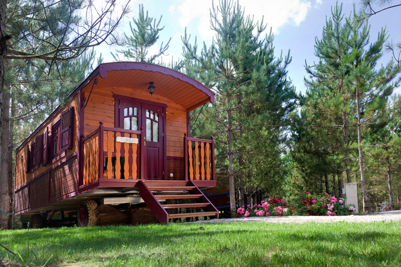 LOGEMENTS-FEERIQUES-ROULOTTE