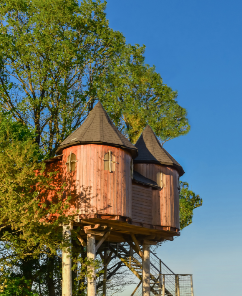 cabane dans les arbres, roulottes...