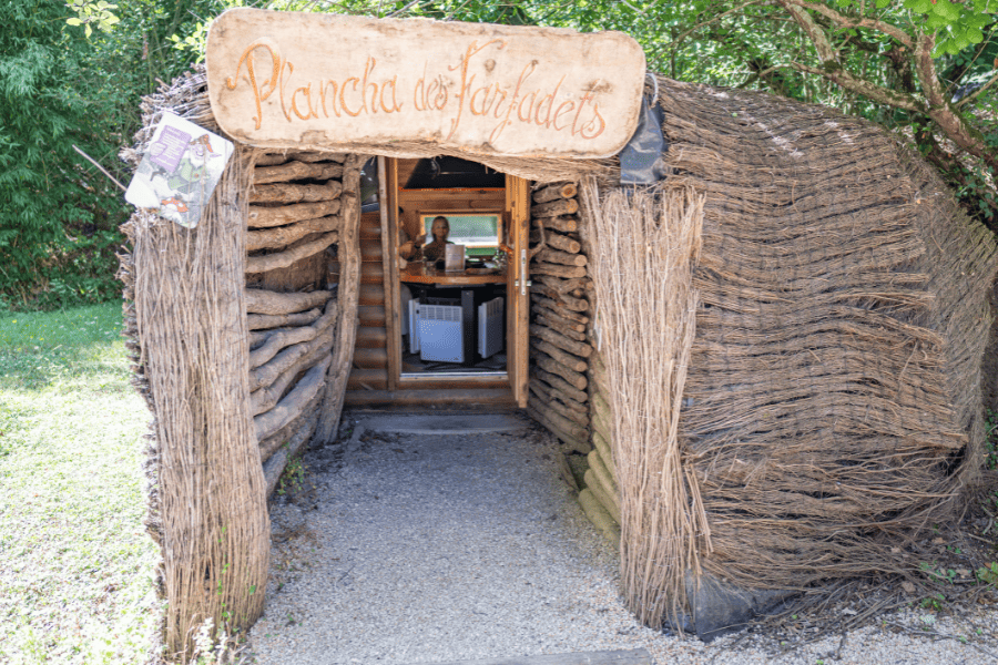 restaurant-insolite-plancha-des-farfadets-domaine-de-dienne restaurant-insolite-plancha-des-farfadets-domaine-de-dienne