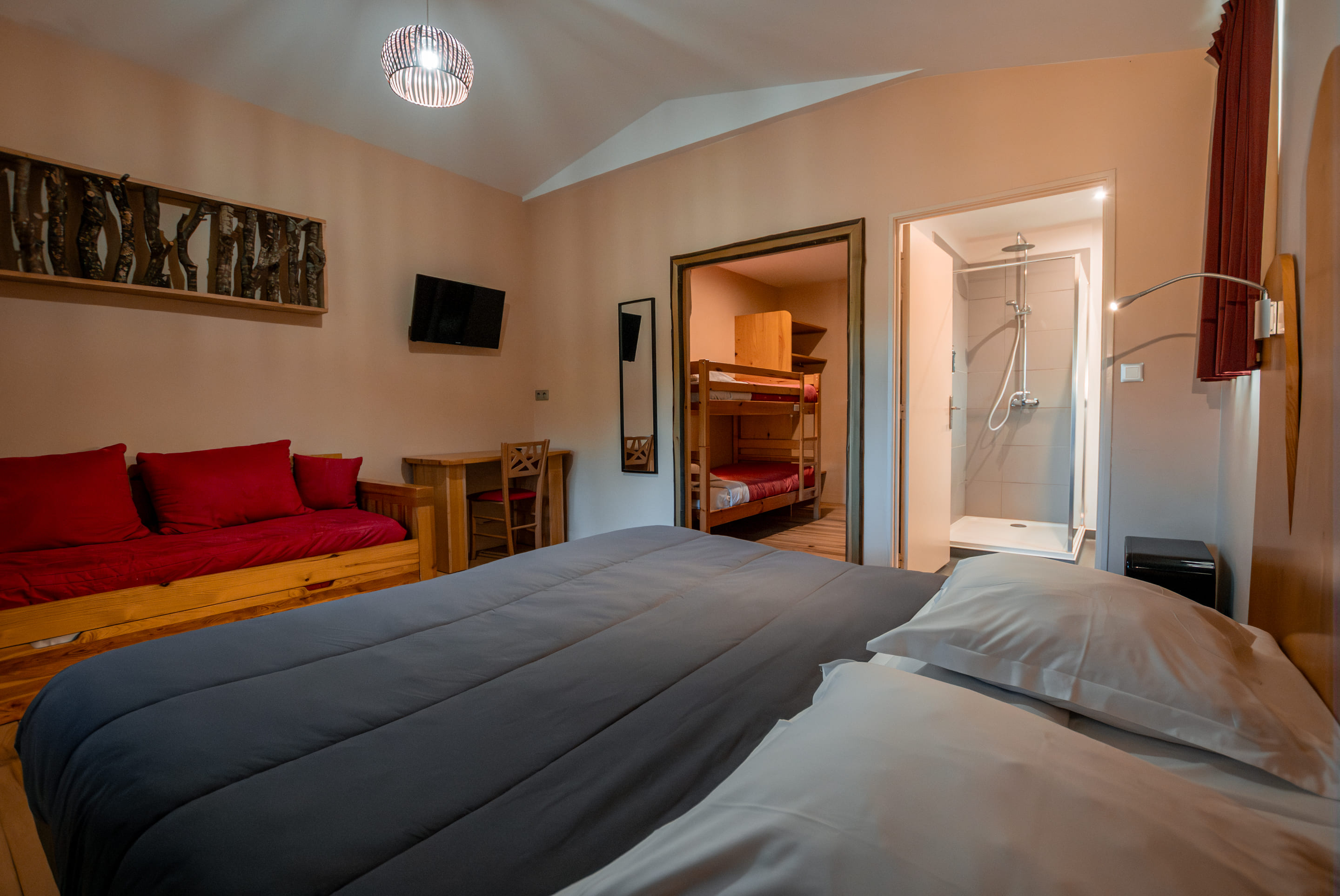 Chambre hôtel 6 pers. - Domaine de Dienné 3