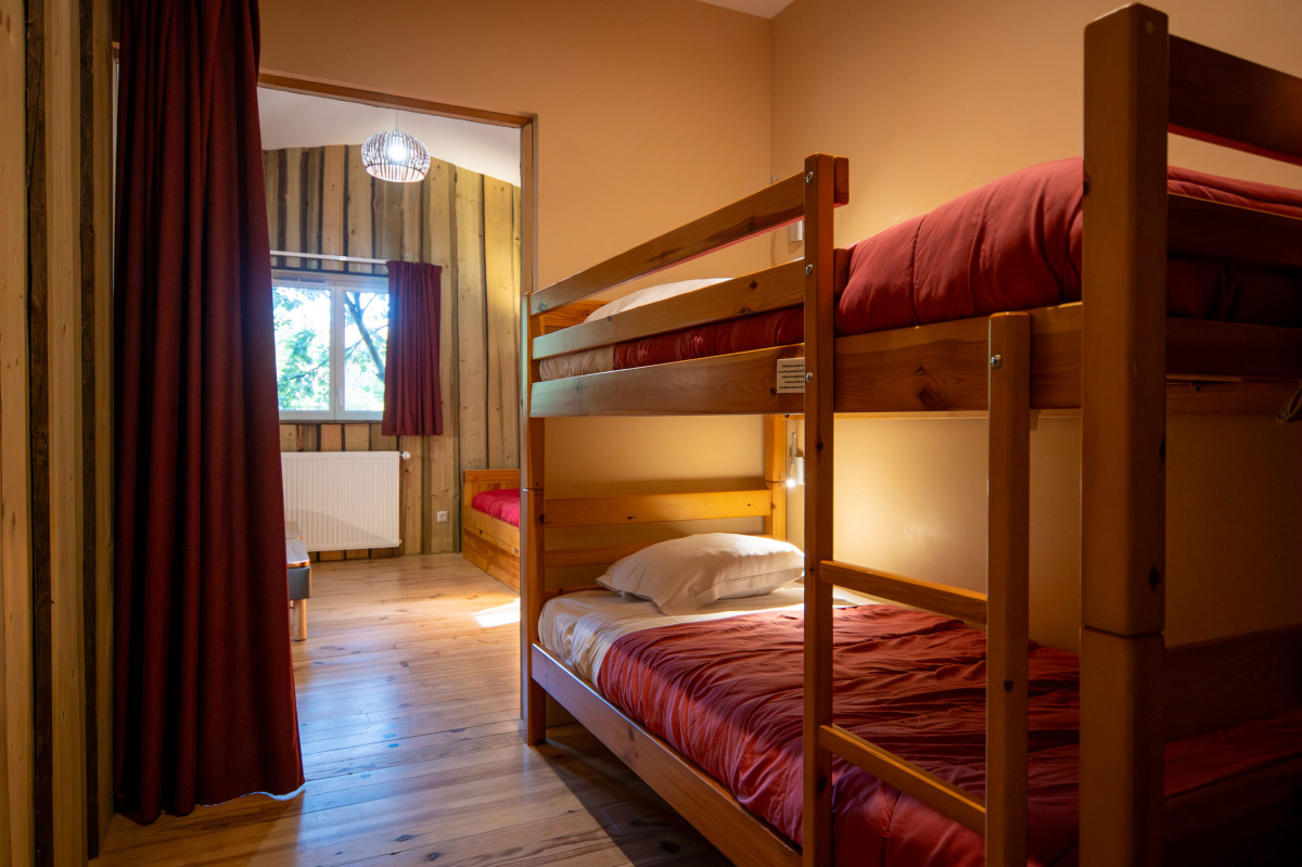 Chambre hôtel 6 pers. - Domaine de Dienné 4