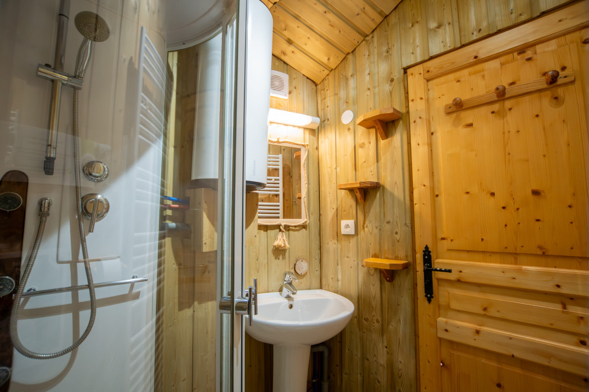 Maison dans les branches 6 pers. - Domaine de Dienné SDB 2 Maison dans les branches 6 pers. - Domaine de Dienné SDB 2