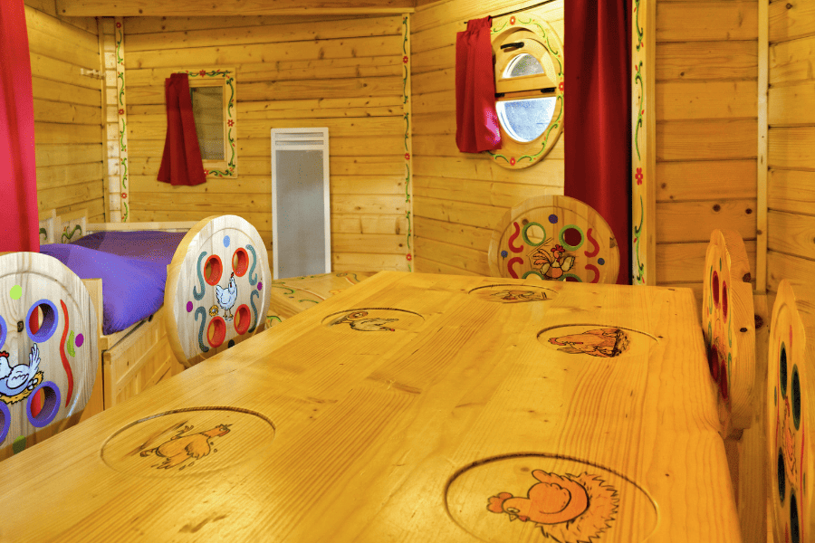 Maison poule - salle à manger - Domaine de Dienné