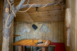 Maison dans les branches 6 pers. - Domaine de Dienné coin repas