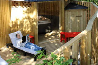 Manoir dans les arbres - Domaine de Dienné jacuzzi