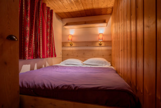 Roulotte 4 pers. - Domaine de Dienné chambre