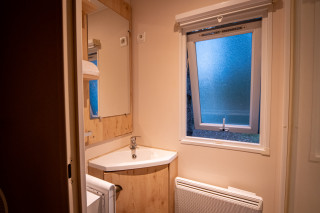 Roulotte 4 pers. - Domaine de Dienné SDB