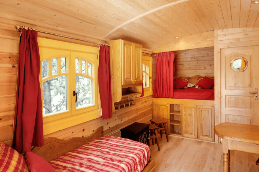 Roulotte 5 pers. - Domaine de Dienné coin nuit